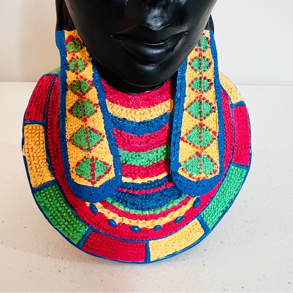 Maasai Tribal Hand Painted One Bookend African Woman Bust Sculpture 6.5" - Picture 2 of 12
